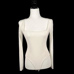 PrettyLittleThings White Bodysuit Square neck - Size 4